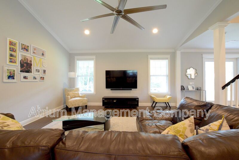 Immaculate 3 Bedroom 2.5 Bathroom w/ Bonus Gated Home! property image