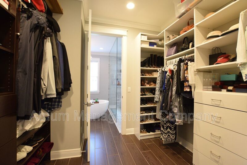 Immaculate 3 Bedroom 2.5 Bathroom w/ Bonus Gated Home! property image