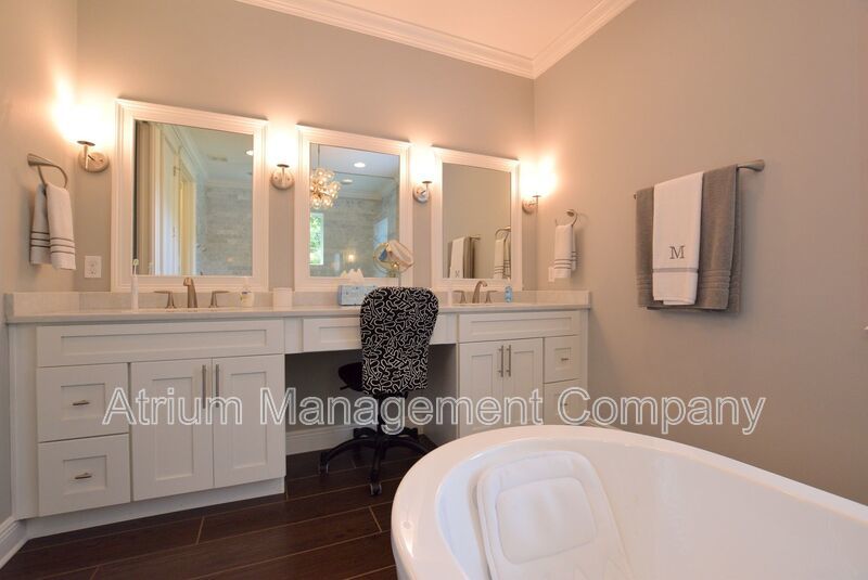 Immaculate 3 Bedroom 2.5 Bathroom w/ Bonus Gated Home! property image