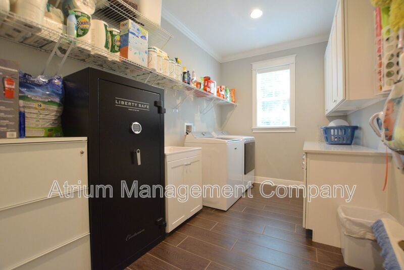 Immaculate 3 Bedroom 2.5 Bathroom w/ Bonus Gated Home! property image