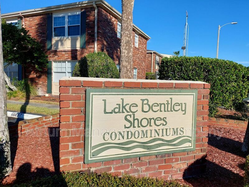 Beautiful 2 Bedroom, 1 Bathroom Condo in the Lake Bentley Shores Community of Lakeland property image