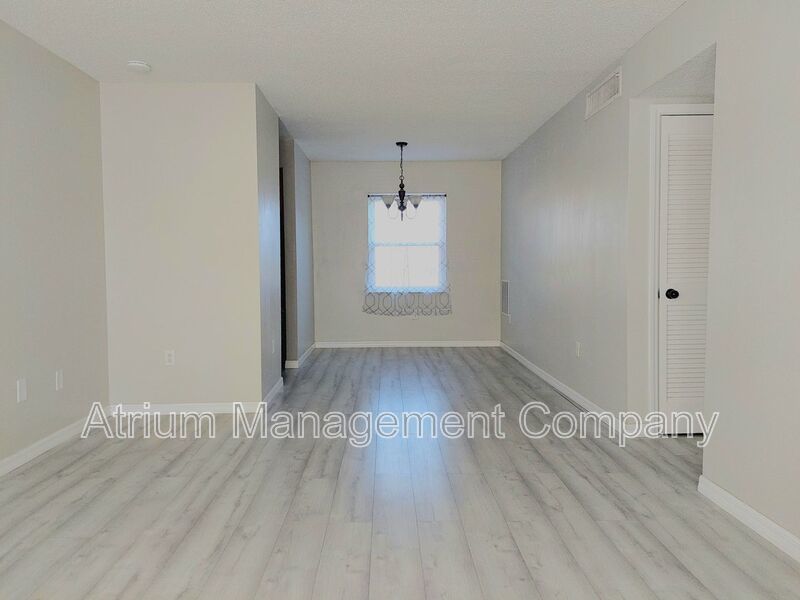 Beautiful 2 Bedroom, 1 Bathroom Condo in the Lake Bentley Shores Community of Lakeland property image