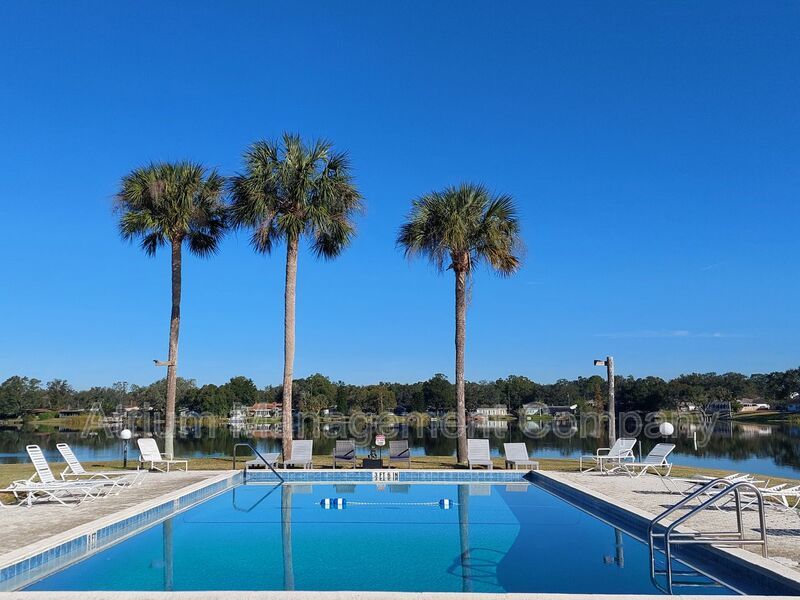 Beautiful 2 Bedroom, 1 Bathroom Condo in the Lake Bentley Shores Community of Lakeland property image