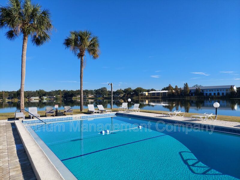 Beautiful 2 Bedroom, 1 Bathroom Condo in the Lake Bentley Shores Community of Lakeland property image