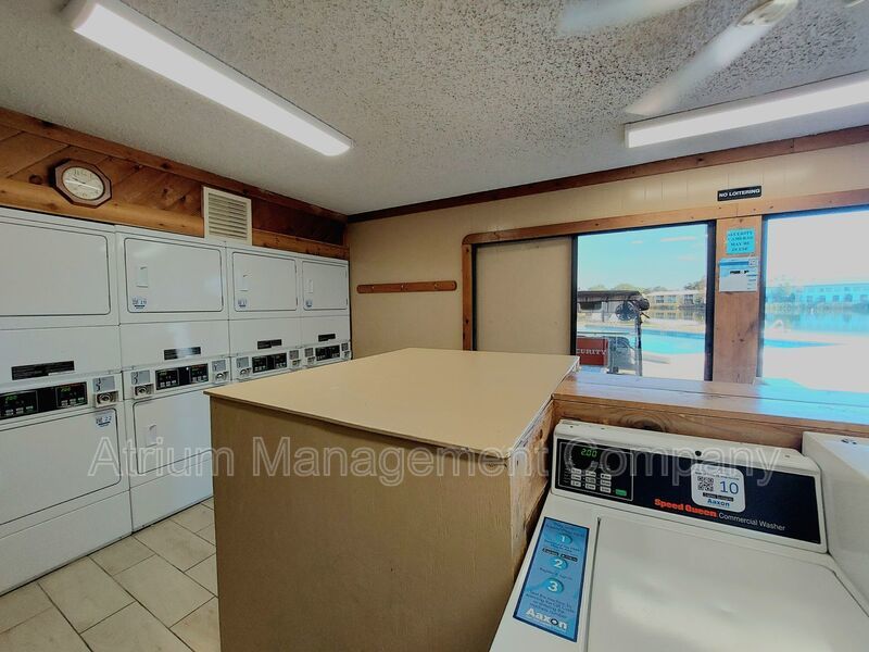 Beautiful 2 Bedroom, 1 Bathroom Condo in the Lake Bentley Shores Community of Lakeland property image