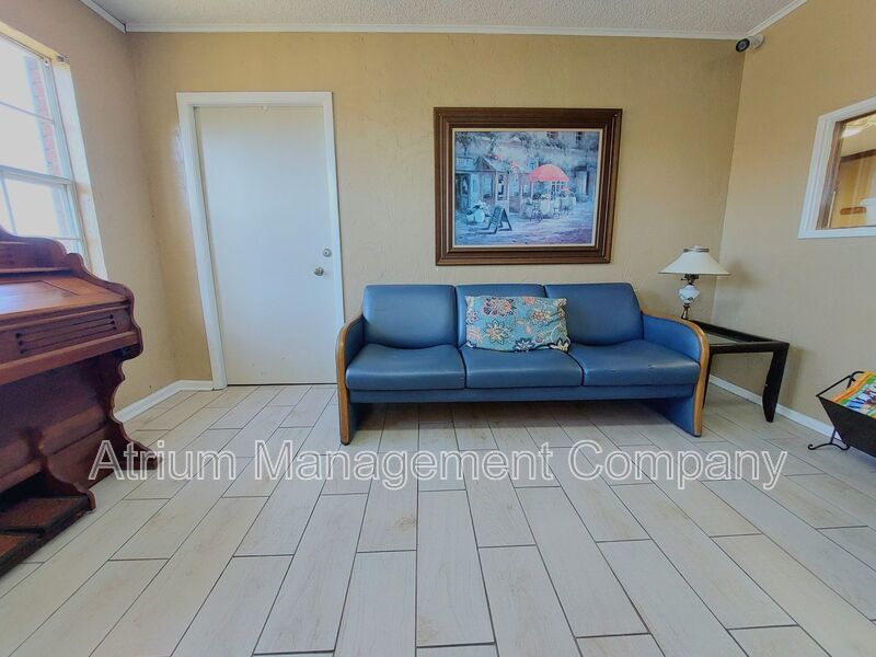 Beautiful 2 Bedroom, 1 Bathroom Condo in the Lake Bentley Shores Community of Lakeland property image
