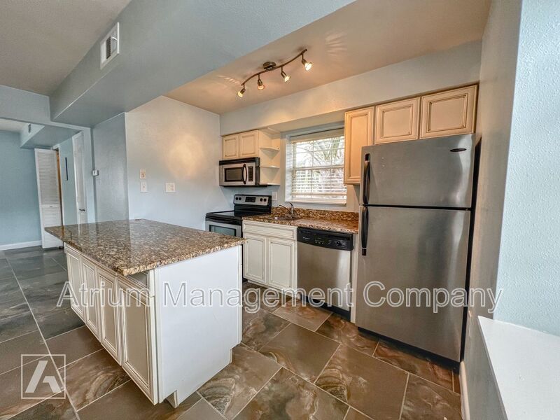 Highland Flats: Rare Find in the Heart of Orlando property image