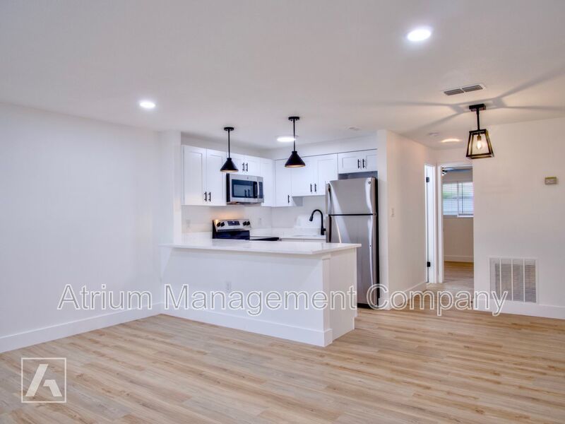 Beautiful 1/1 at The Roberson  - ONE MONTH FREE!!!!! property image