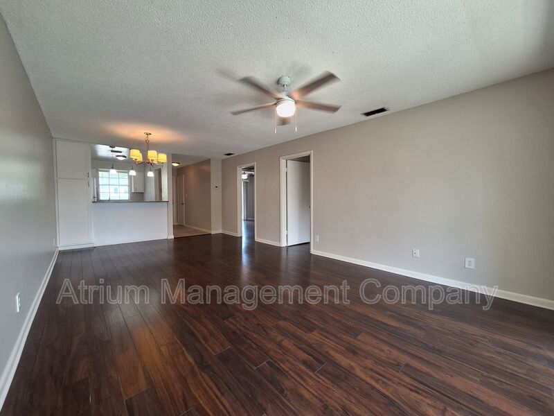 Charming 2-Bedroom Condo in Scenic Winter Park’s Mead Gardens Community property image