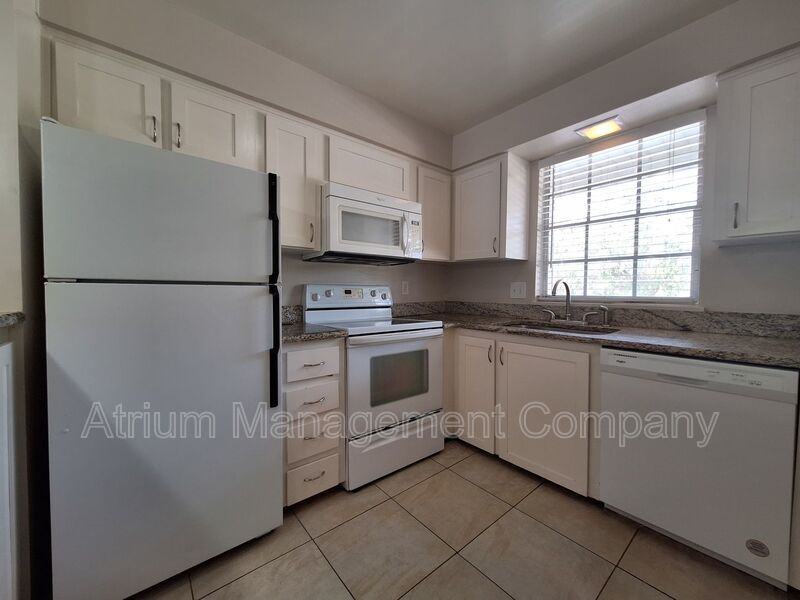 Charming 2-Bedroom Condo in Scenic Winter Park’s Mead Gardens Community property image