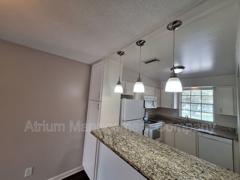 Charming 2-Bedroom Condo in Scenic Winter Park’s Mead Gardens Community property image