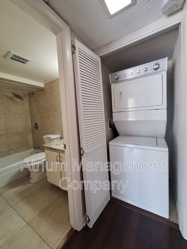 Charming 2-Bedroom Condo in Scenic Winter Park’s Mead Gardens Community property image