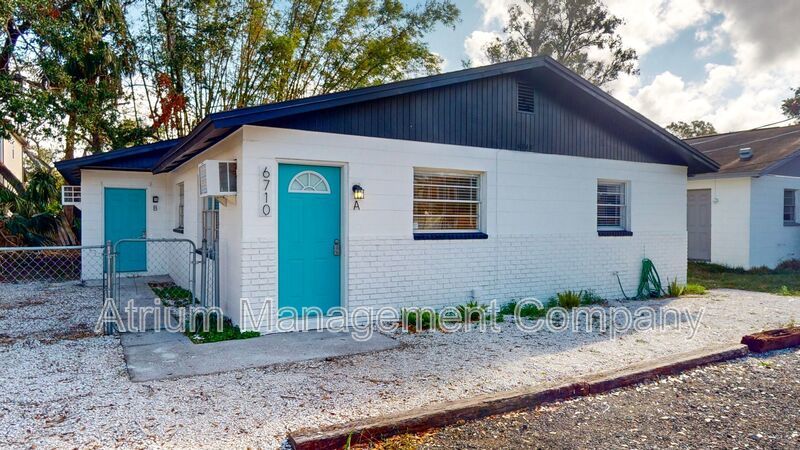 NEWLY RENOVATED 2 Bedroom 1 Bathroom Home in SOUTH TAMPA!! property image