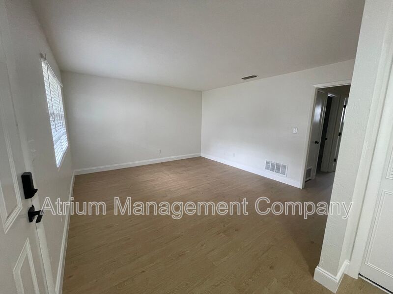 2 BEDROOM 1 BATHROOM, MOVE-IN READY! property image