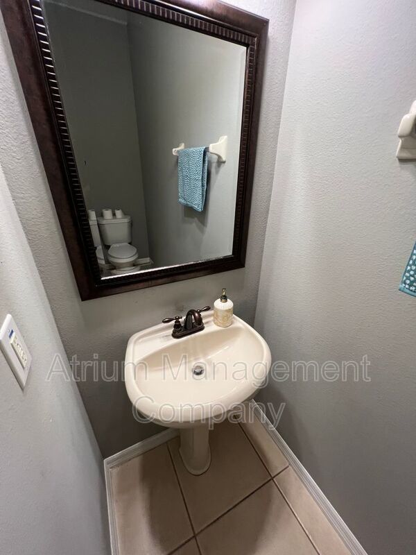Beautiful 3 Bed 2.5 Bath Gated Condo for Rent in Sanford/Lake Mary, FL! property image
