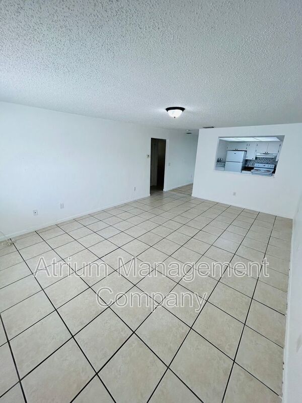 Charming 2-bedroom, 1-bathroom condo property image