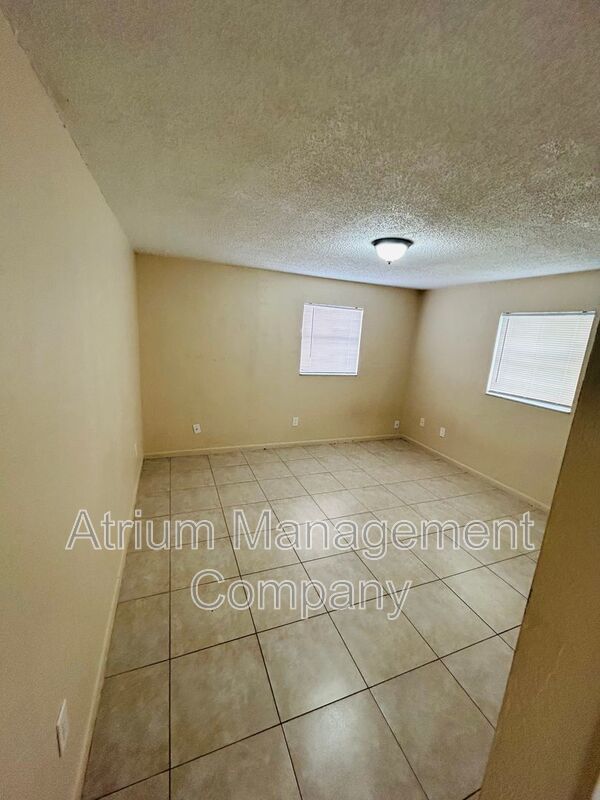 Charming 2-bedroom, 1-bathroom condo property image