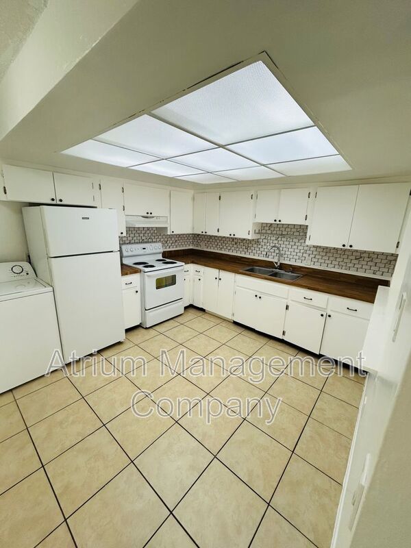 Charming 2-bedroom, 1-bathroom condo property image