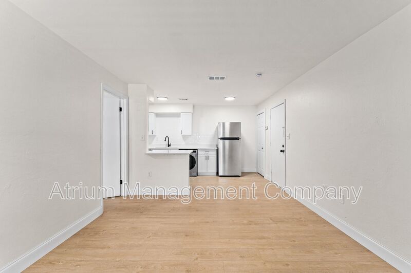 NEWLY RENOVATED!!  1 MONTH FREE RENT w\IMMEDIATE MOVE-IN property image