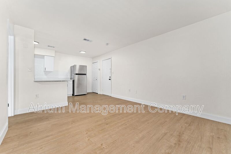 NEWLY RENOVATED!!  1 MONTH FREE RENT w\IMMEDIATE MOVE-IN property image