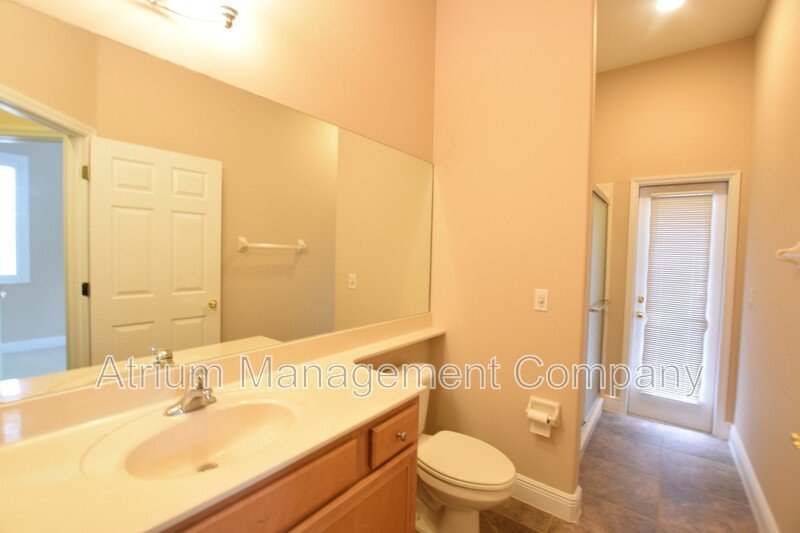 Spacious 4 Bed, 4 Bath + Bonus Room Gated Pool Home in Lake Mary, FL – Magnolia Plantation property image