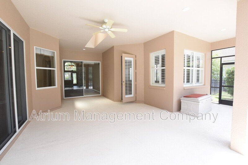 Spacious 4 Bed, 4 Bath + Bonus Room Gated Pool Home in Lake Mary, FL – Magnolia Plantation property image