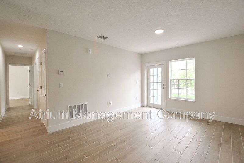 Modern 3-Bedroom, 2-Bathroom Apartment with Water, Internet & Parking Included! property image