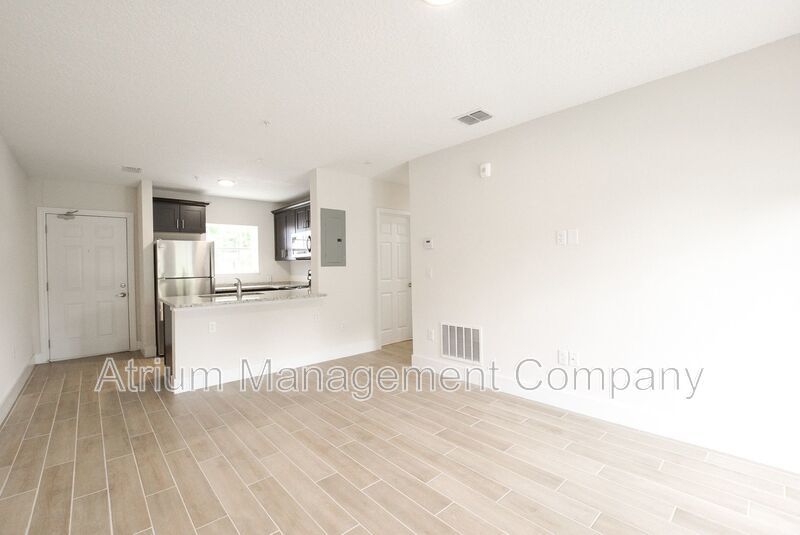 Modern 3-Bedroom, 2-Bathroom Apartment with Water, Internet & Parking Included! property image