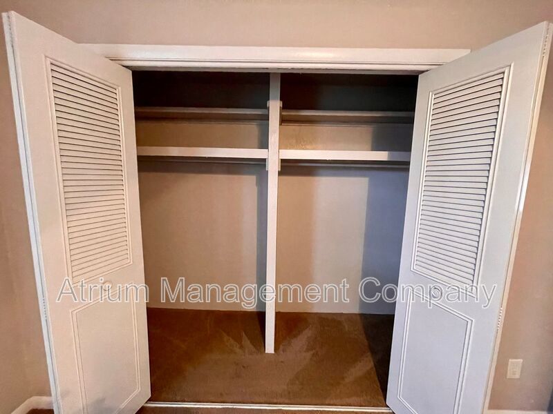 2 BEDROOM 1 BATHROOM!!  1 MONTH FREE RENT w\IMMEDIATE MOVE-IN! property image