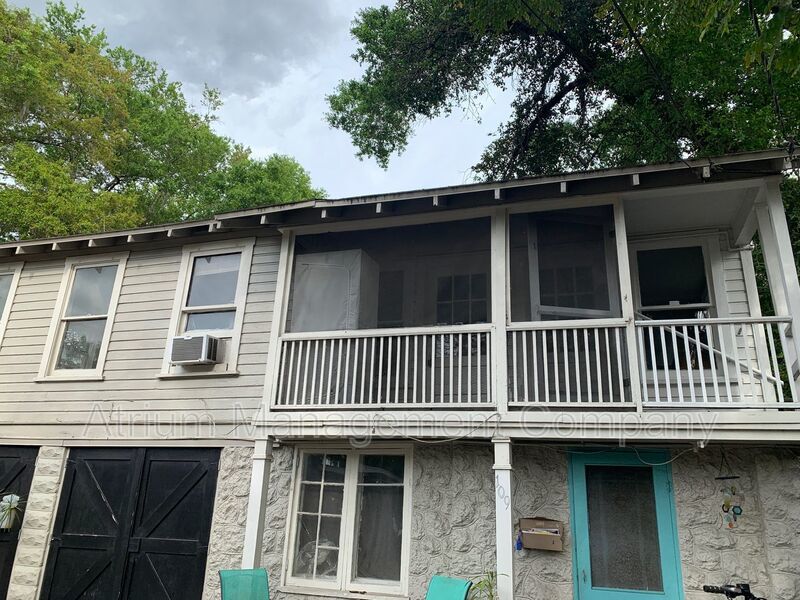 Bright Top-Floor 1 Bedroom in the Heart of Thornton Park! Walk to Lake Eola! property image