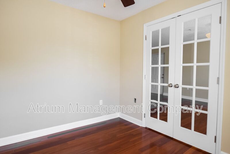 Beautiful 3 Bed 2 Bath WITH BONUS ROOM for Rent in East Orlando!!! property image