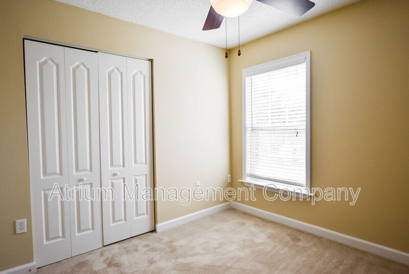 Beautiful 3 Bed 2 Bath WITH BONUS ROOM for Rent in East Orlando!!! property image