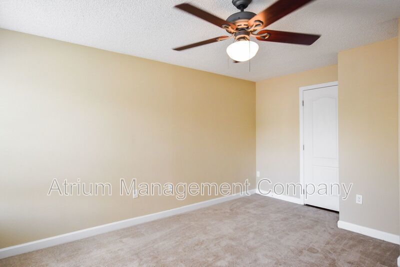 Beautiful 3 Bed 2 Bath WITH BONUS ROOM for Rent in East Orlando!!! property image