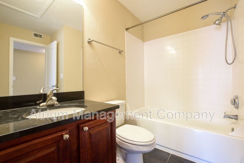 Beautiful 3 Bed 2 Bath WITH BONUS ROOM for Rent in East Orlando!!! property image