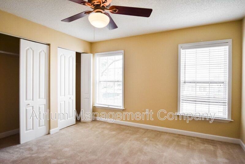 Beautiful 3 Bed 2 Bath WITH BONUS ROOM for Rent in East Orlando!!! property image