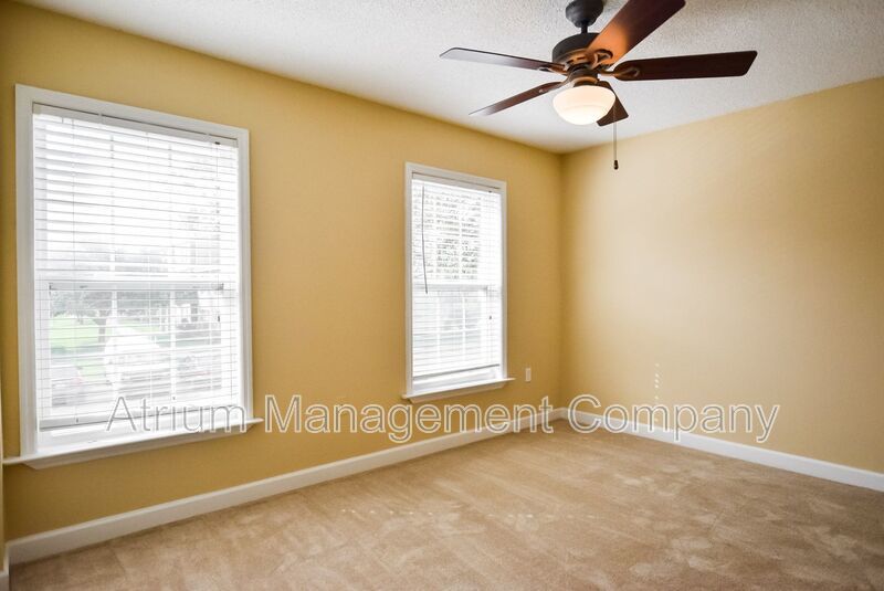 Beautiful 3 Bed 2 Bath WITH BONUS ROOM for Rent in East Orlando!!! property image