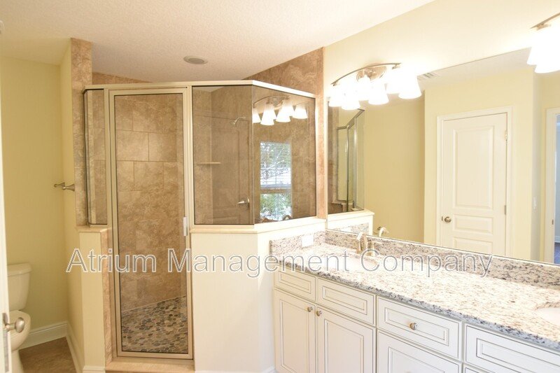 Beautiful  3 Bed 2.5 Bath Town Home in Orlando, FL! COLLEGE PARK!!! property image