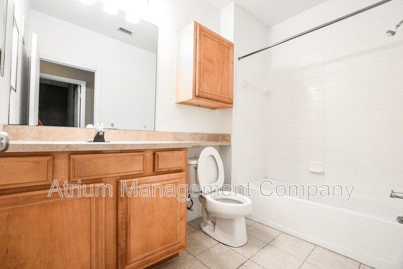 Spacious 3 Bed 2 Bath Unit For Rent in Orlando, FL!!! property image