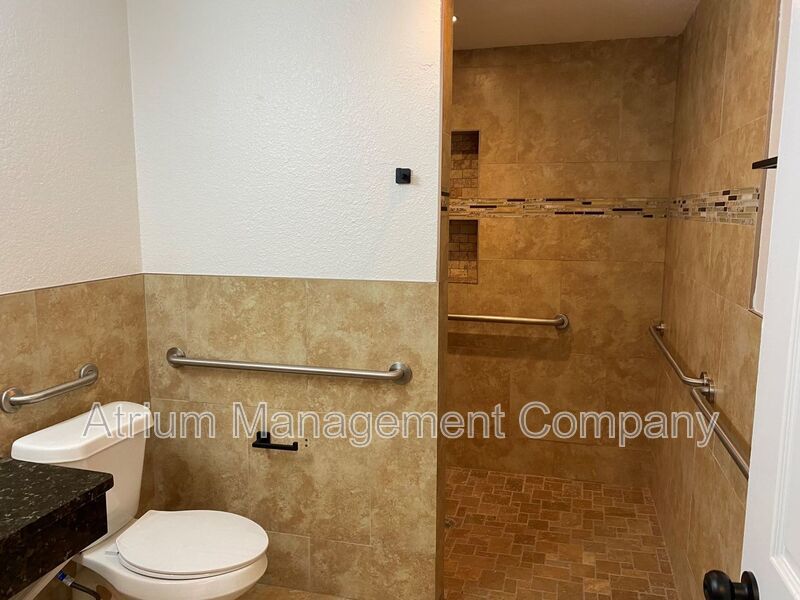 Gorgeous, Fully Renovated 4 Bedroom Winter Park Home AVAILABLE NOW! property image