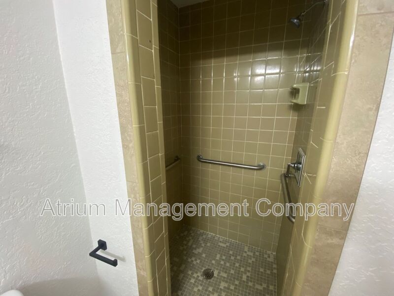 Gorgeous, Fully Renovated 4 Bedroom Winter Park Home AVAILABLE NOW! property image