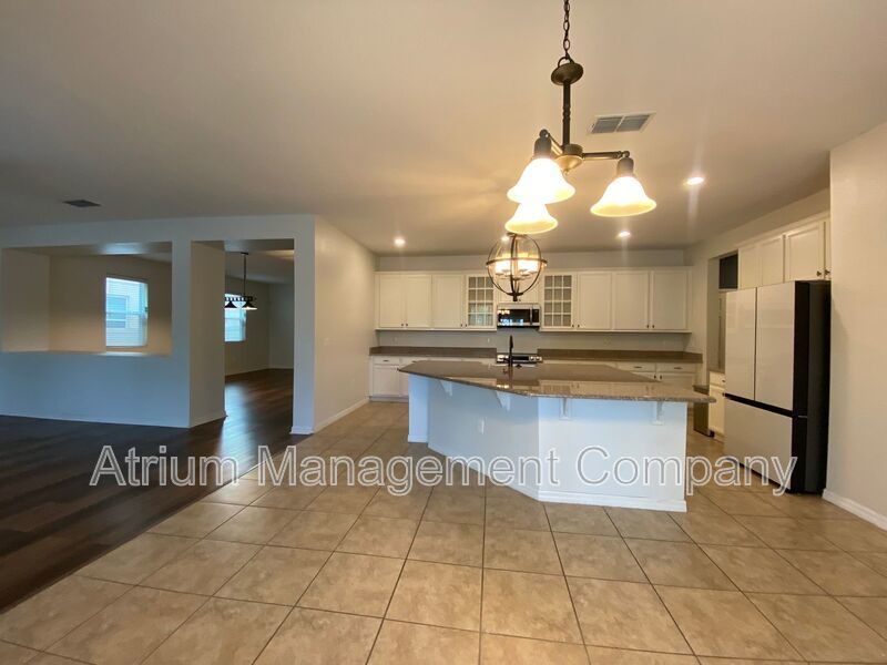 Stunning 5 Bedroom Pool Home in Orchard Hills near Hamlin & The Grove property image