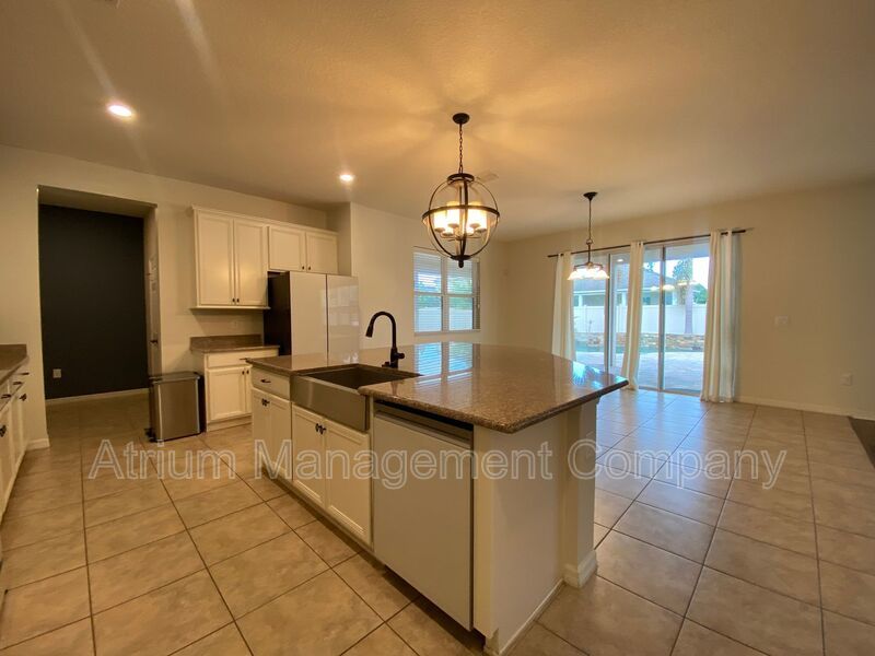 Stunning 5 Bedroom Pool Home in Orchard Hills near Hamlin & The Grove property image