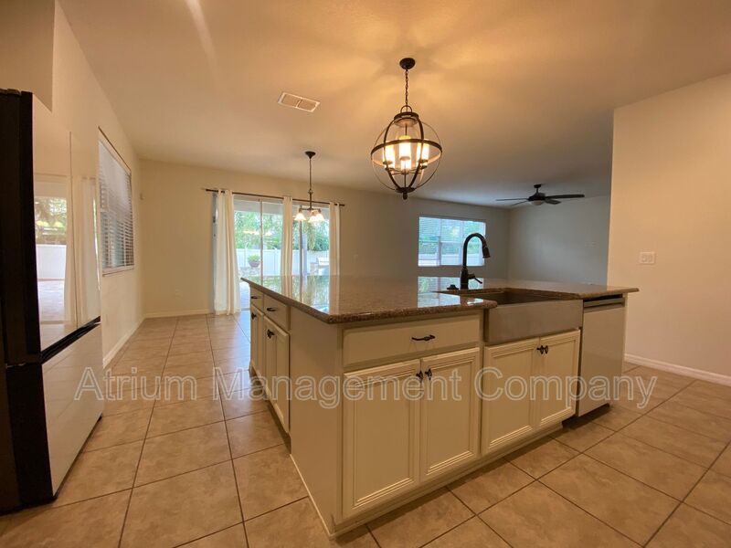 Stunning 5 Bedroom Pool Home in Orchard Hills near Hamlin & The Grove property image