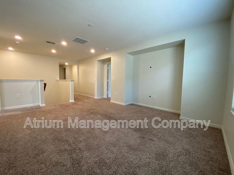 Stunning 5 Bedroom Pool Home in Orchard Hills near Hamlin & The Grove property image