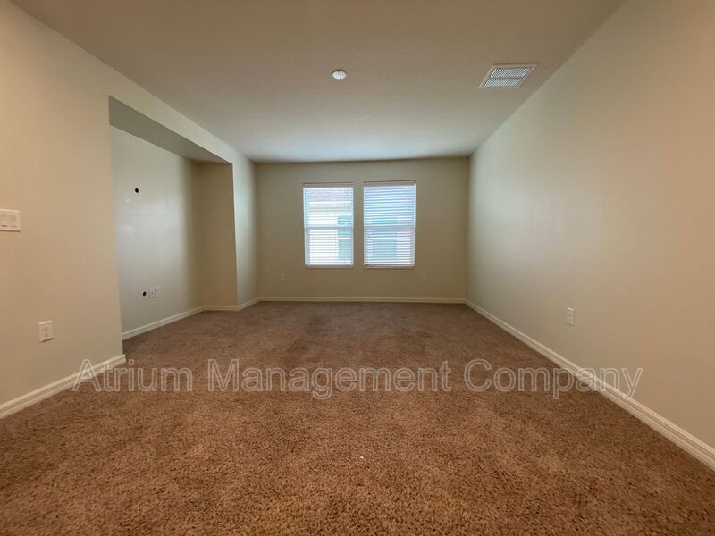 Stunning 5 Bedroom Pool Home in Orchard Hills near Hamlin & The Grove property image