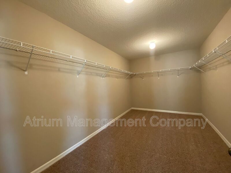 Stunning 5 Bedroom Pool Home in Orchard Hills near Hamlin & The Grove property image