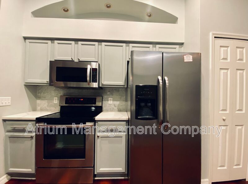 Beautiful 3 Bedroom Home in the Exclusive Gated Community of Stoneybrook West! property image