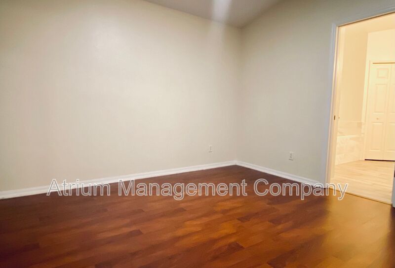 Beautiful 3 Bedroom Home in the Exclusive Gated Community of Stoneybrook West! property image