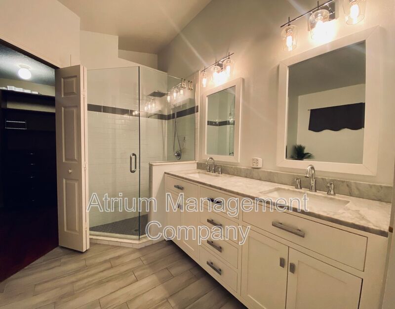 Beautiful 3 Bedroom Home in the Exclusive Gated Community of Stoneybrook West! property image