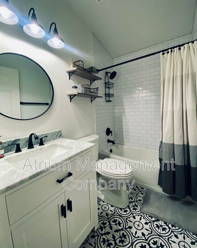 Beautiful 3 Bedroom Home in the Exclusive Gated Community of Stoneybrook West! property image